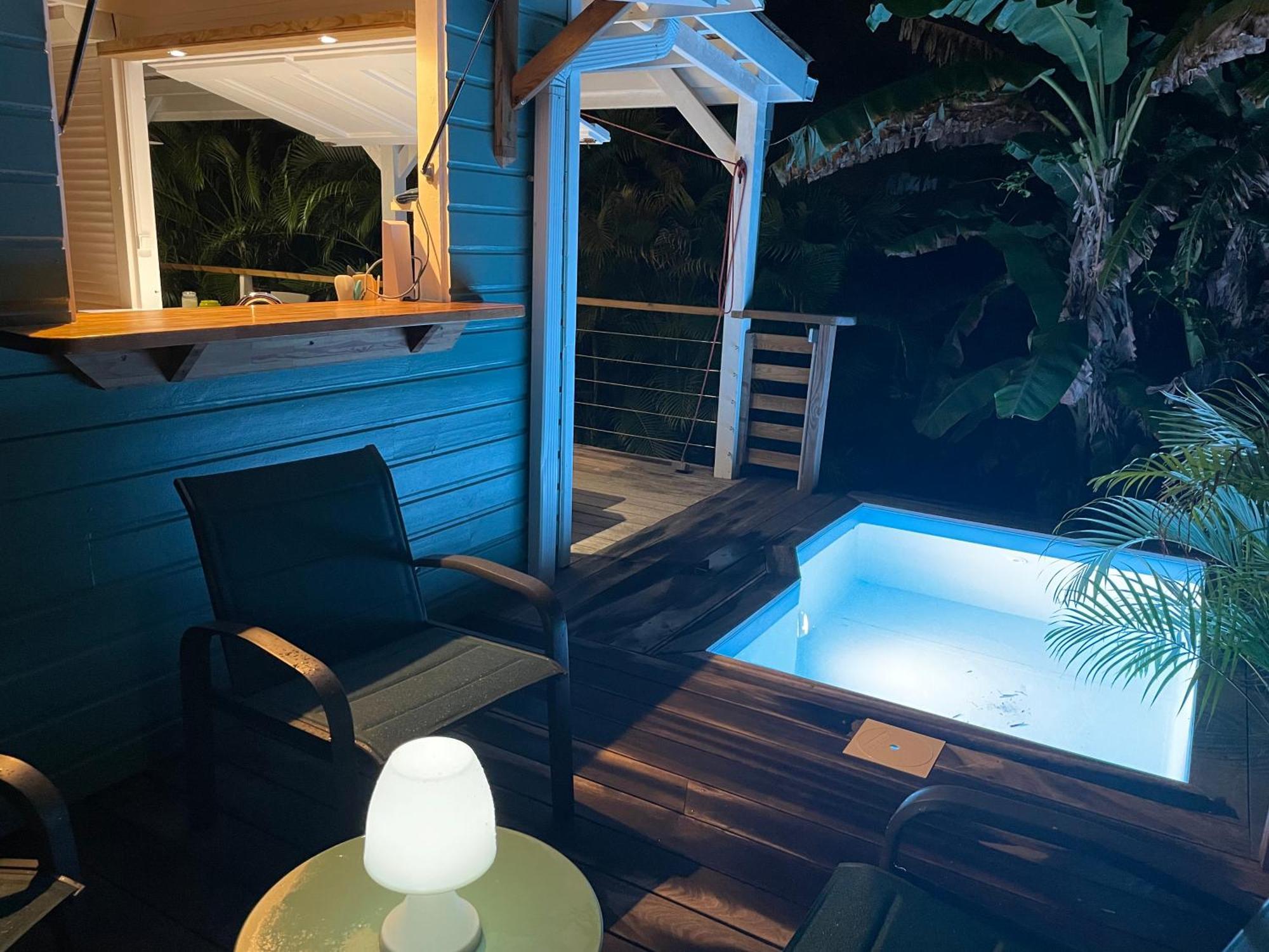 Tres Joli Bungalow Et Sa Petite Piscine Privee Riviere-Salee Eksteriør billede